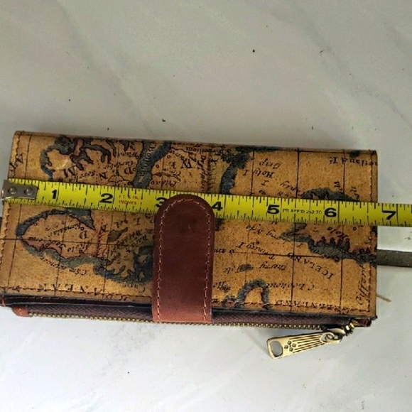 Vintage brand new "Patricia Nesh" European Map Print leather wallet - Picture 7 of 11